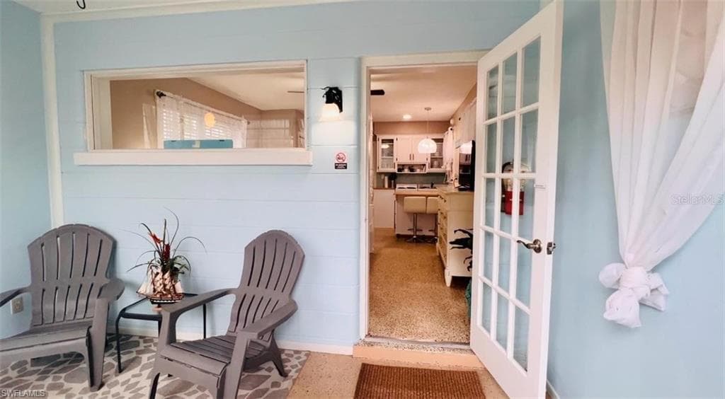 1761 Siesta Dr, Sarasota, FL 34239-33