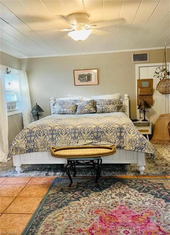 1761 Siesta Dr, Sarasota, FL 34239-42