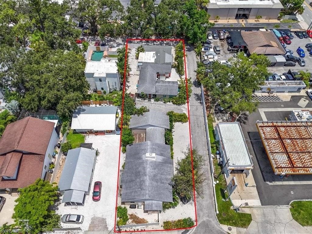 1761 Siesta Dr, Sarasota, FL 34239-43