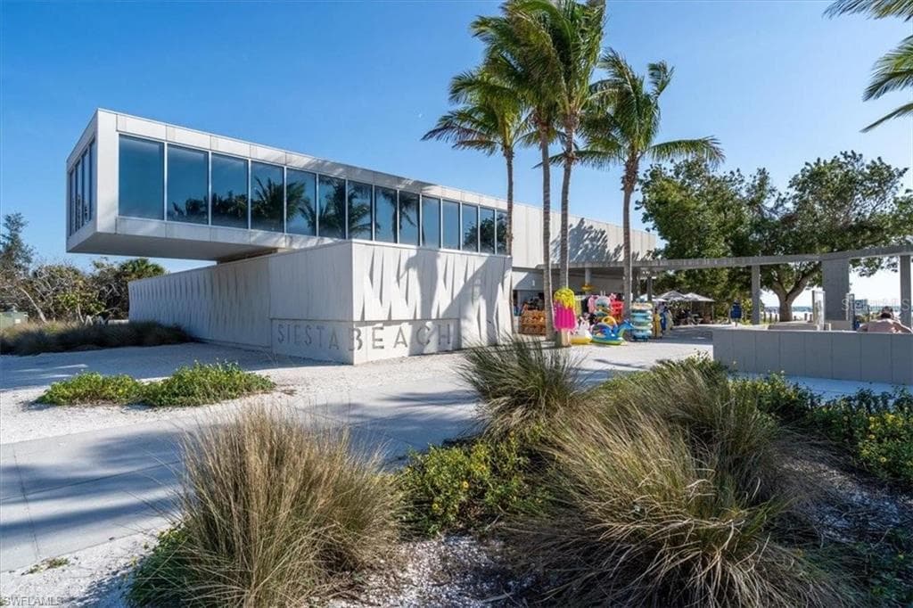 1761 Siesta Dr, Sarasota, FL 34239-45
