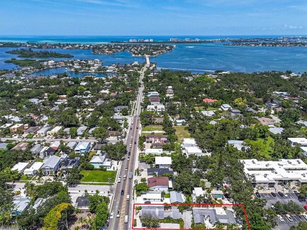 1761 Siesta Dr, Sarasota, FL 34239-51