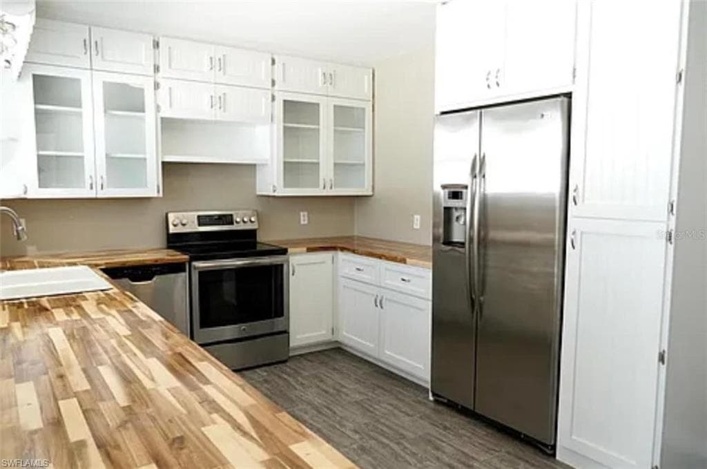 1761 Siesta Dr, Sarasota, FL 34239-8