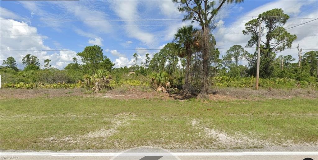 462 Columbus Blvd S, Lehigh Acres, FL 33974-1