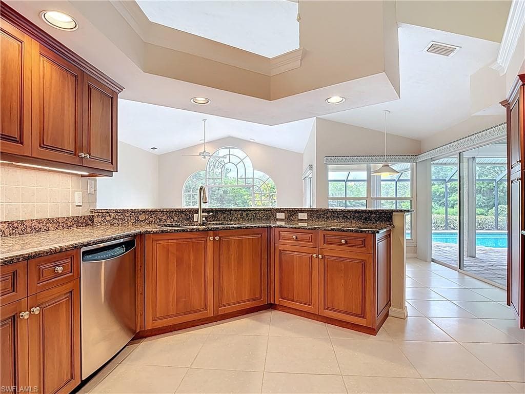6806 Wellington Dr, Naples, FL 34109-27