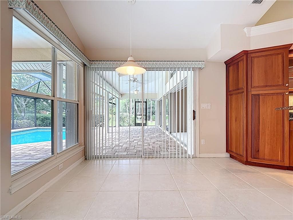 6806 Wellington Dr, Naples, FL 34109-28
