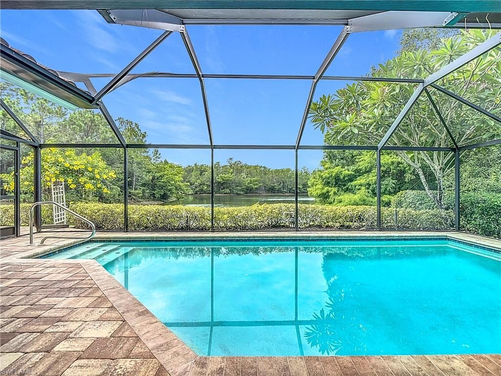 6806 Wellington Dr, Naples, FL 34109-30