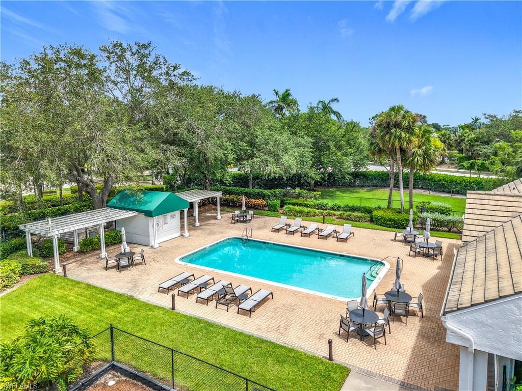 6806 Wellington Dr, Naples, FL 34109-40