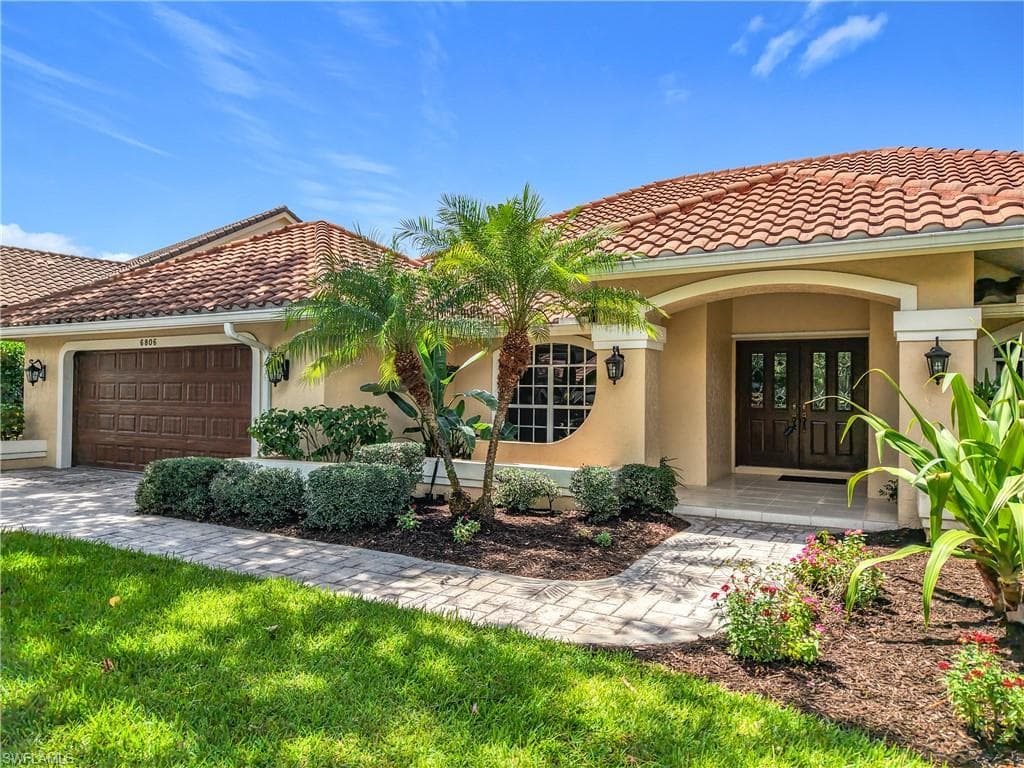 6806 Wellington Dr, Naples, FL 34109-4
