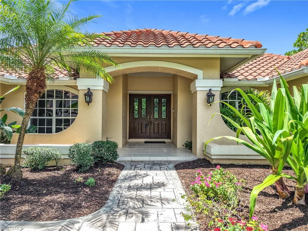 6806 Wellington Dr, Naples, FL 34109-5