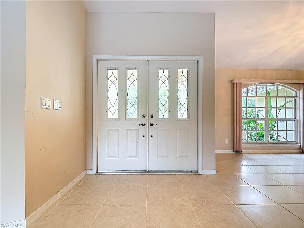 6806 Wellington Dr, Naples, FL 34109-6