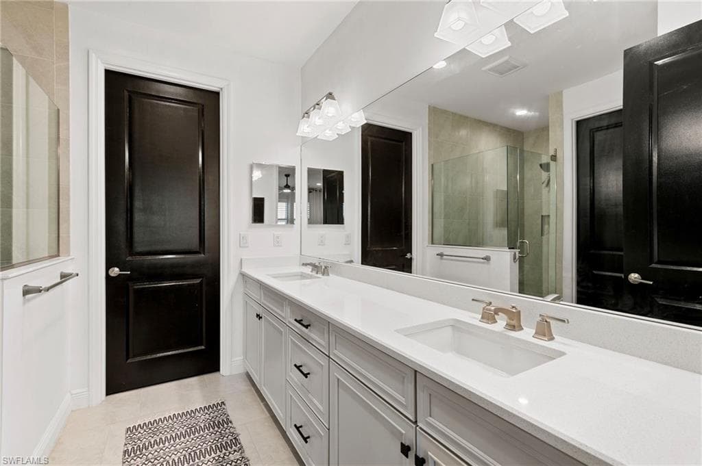 2567 Seychelles Dr 207, Naples, FL 34112-12