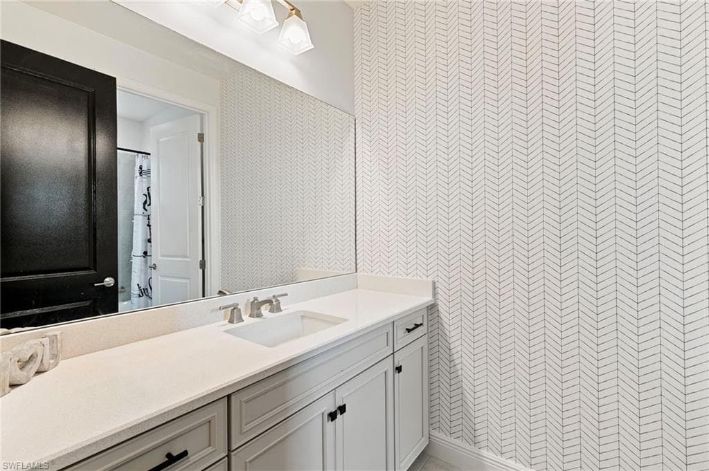 2567 Seychelles Dr 207, Naples, FL 34112-16