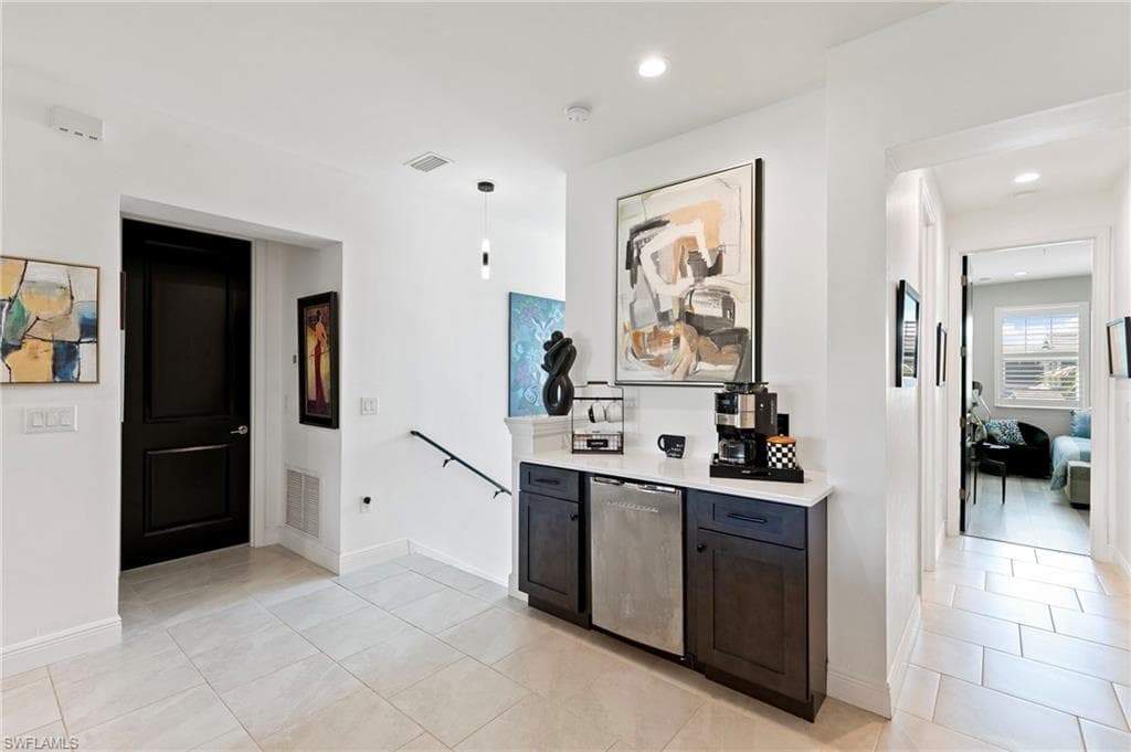 2567 Seychelles Dr 207, Naples, FL 34112-19
