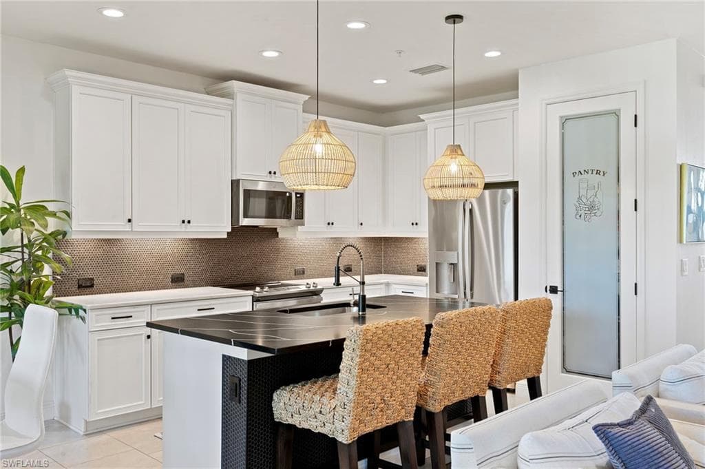 2567 Seychelles Dr 207, Naples, FL 34112-24