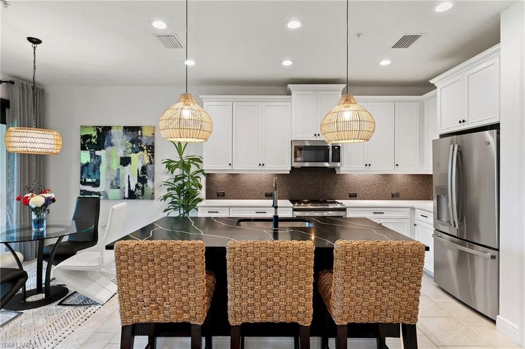 2567 Seychelles Dr 207, Naples, FL 34112-25