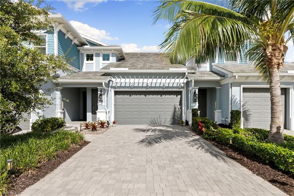 2567 Seychelles Dr 207, Naples, FL 34112-2