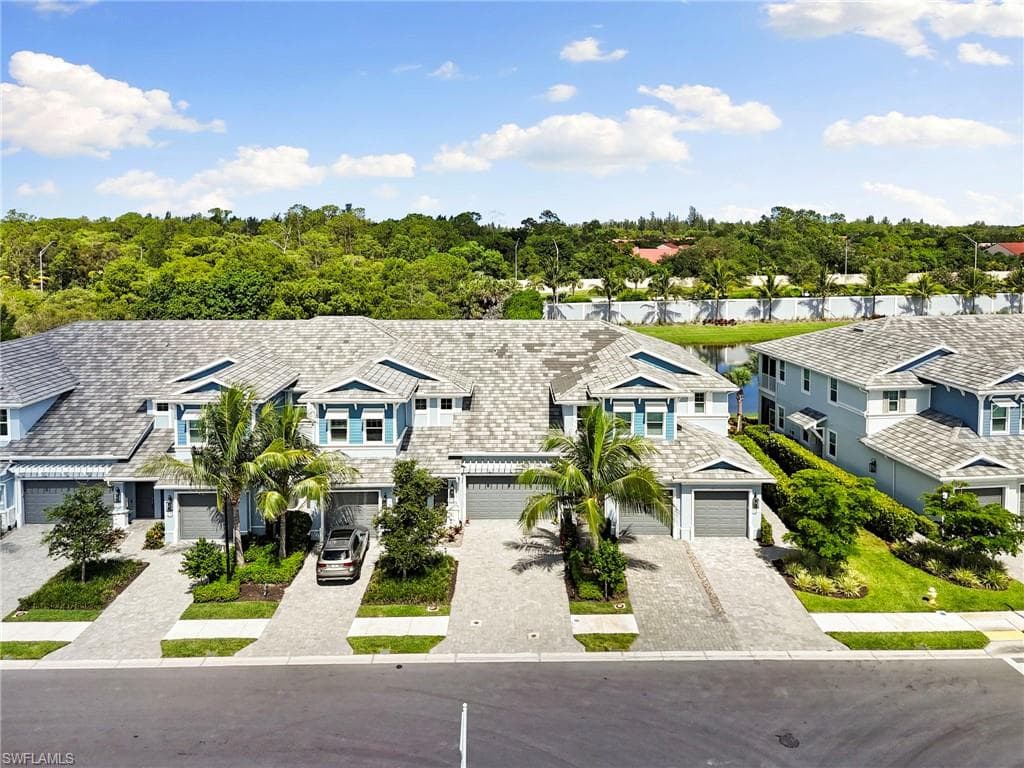 2567 Seychelles Dr 207, Naples, FL 34112-34
