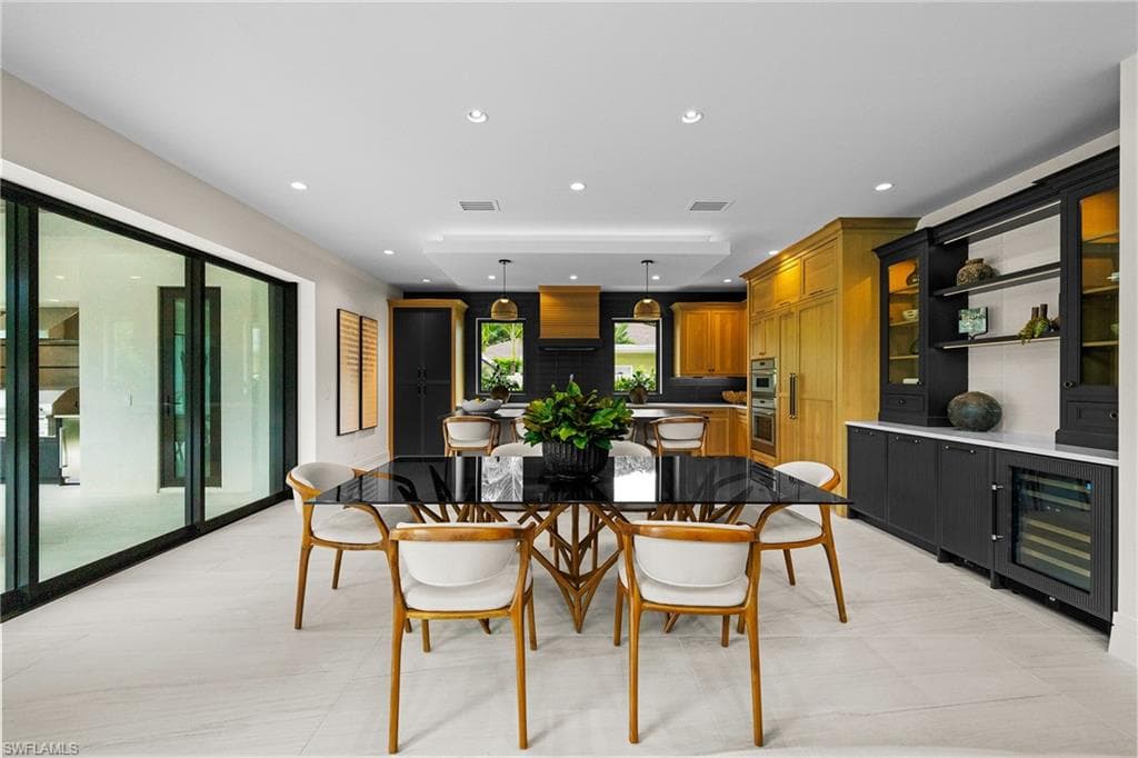 1261 13th Ave N, Naples, FL 34102-12