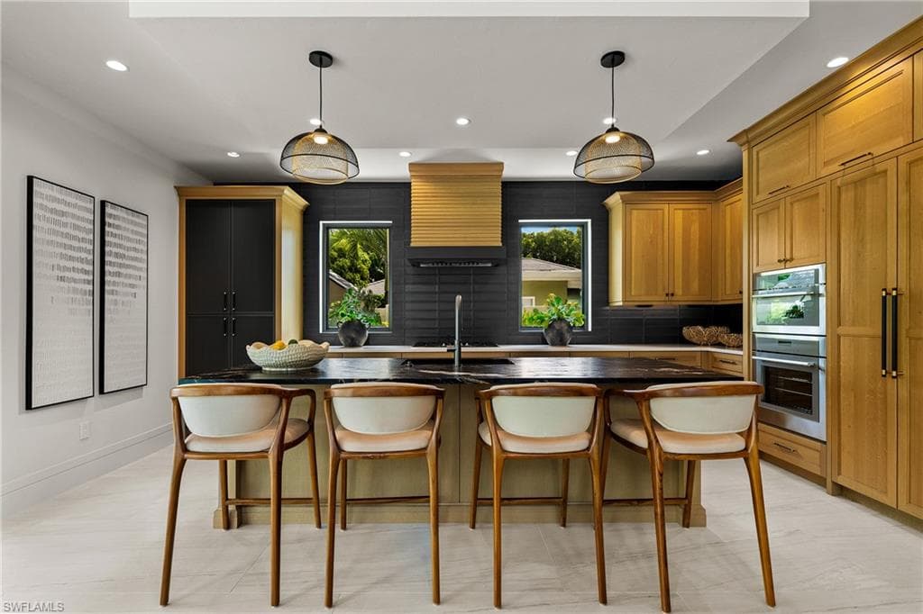 1261 13th Ave N, Naples, FL 34102-13