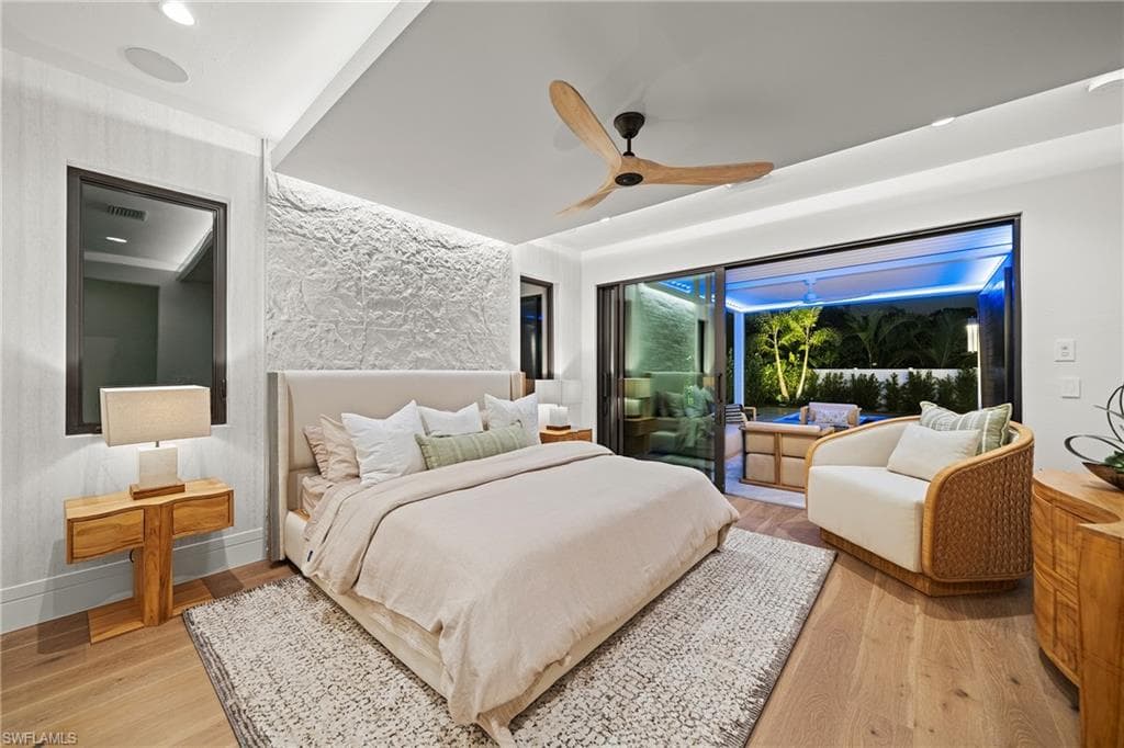 1261 13th Ave N, Naples, FL 34102-30