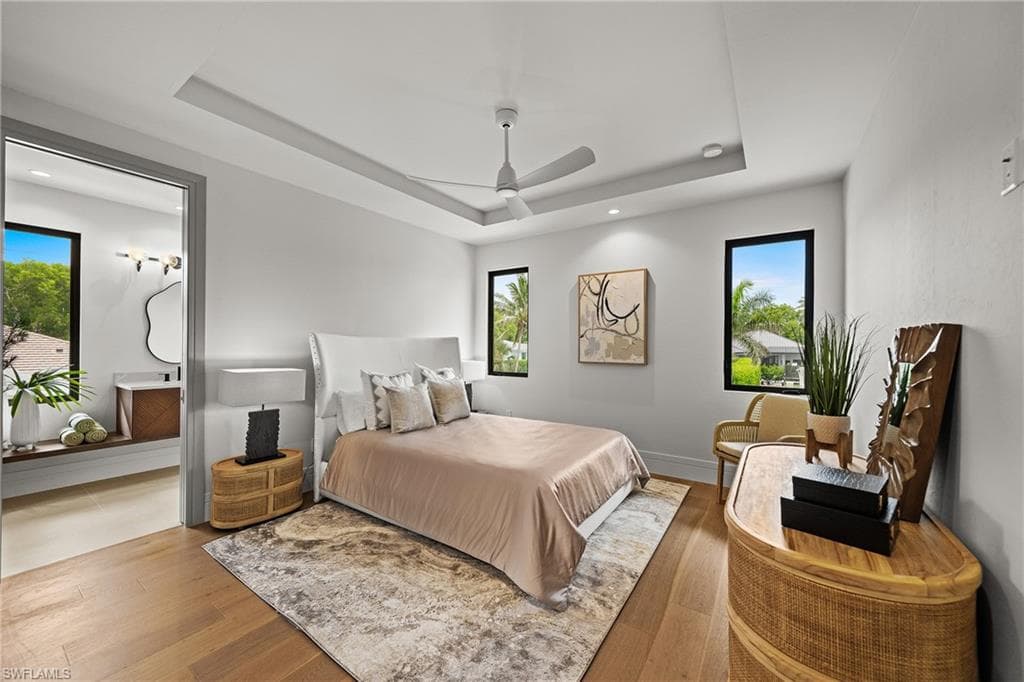 1261 13th Ave N, Naples, FL 34102-42