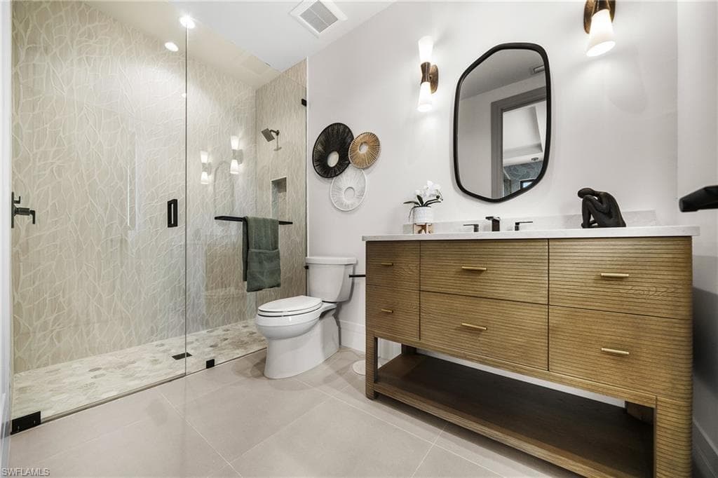 1261 13th Ave N, Naples, FL 34102-45