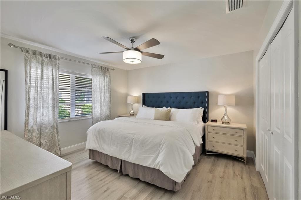 713 Palm View Dr Dp4, Naples, FL 34110-11