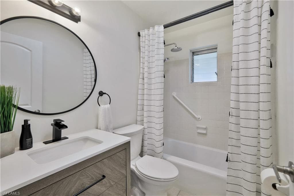 713 Palm View Dr Dp4, Naples, FL 34110-14