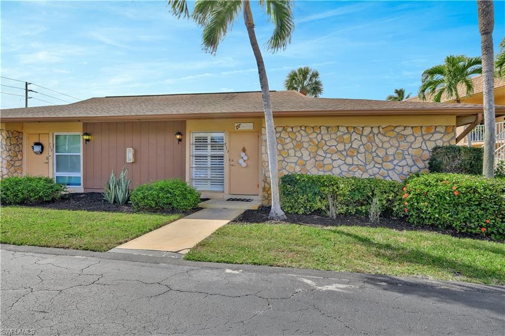 713 Palm View Dr Dp4, Naples, FL 34110-18