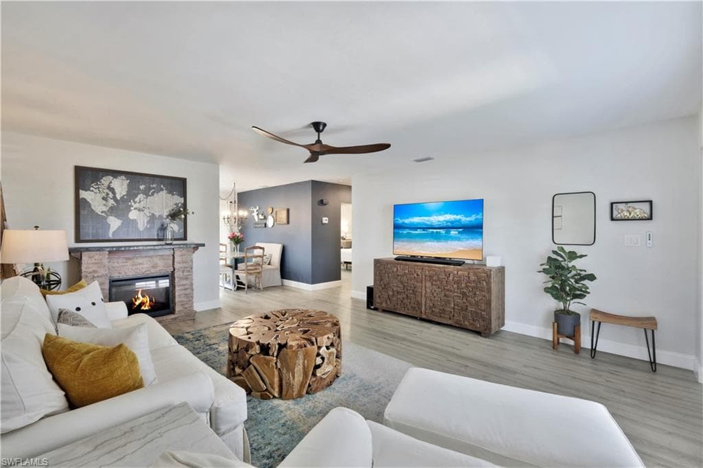 713 Palm View Dr Dp4, Naples, FL 34110-2