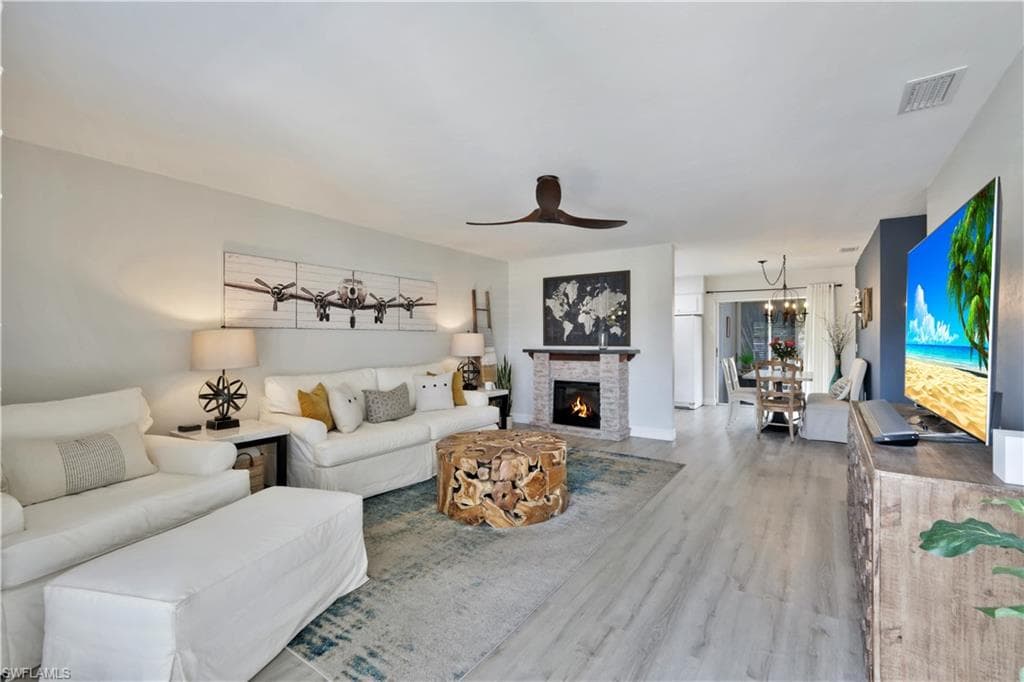713 Palm View Dr Dp4, Naples, FL 34110-3