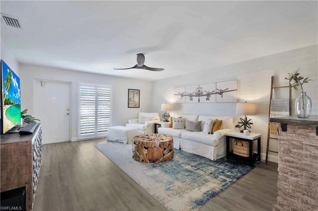 713 Palm View Dr Dp4, Naples, FL 34110-4