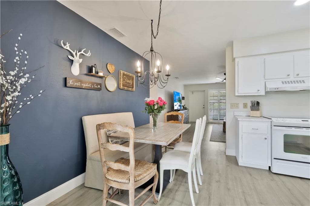 713 Palm View Dr Dp4, Naples, FL 34110-8