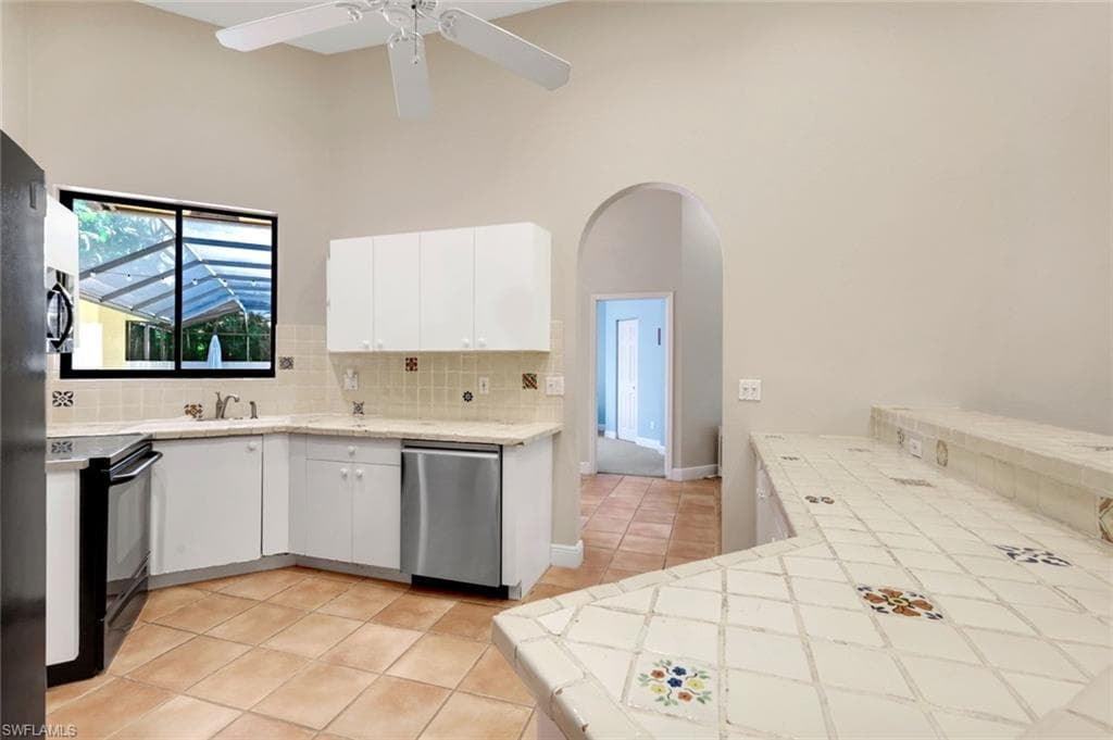 1841 Olds Ct, Marco Island, FL 34145-17