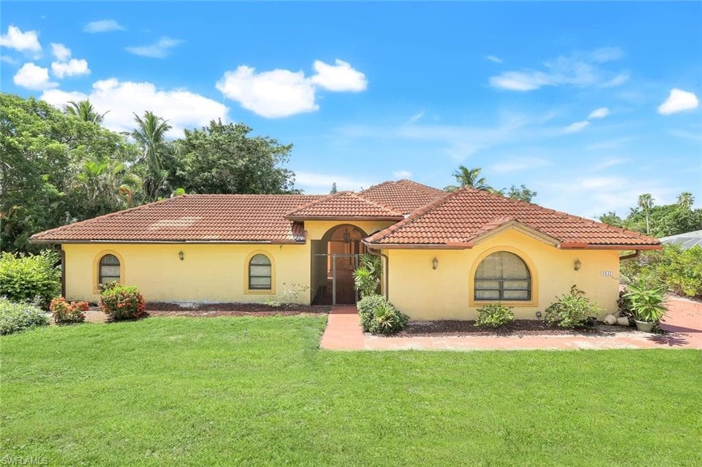 1841 Olds Ct, Marco Island, FL 34145-4