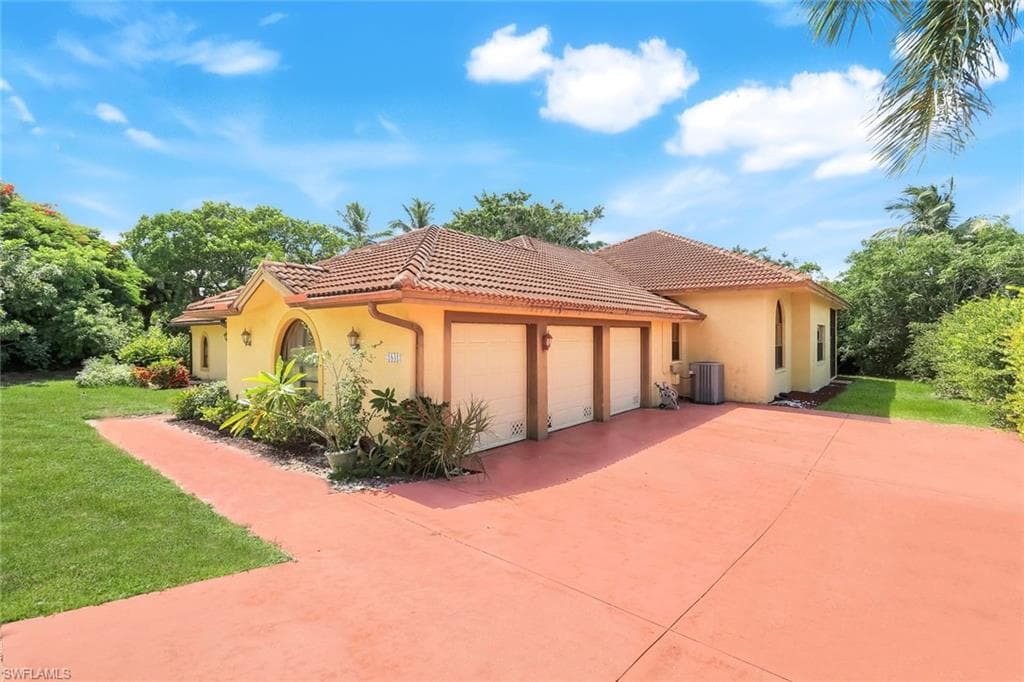 1841 Olds Ct, Marco Island, FL 34145-6