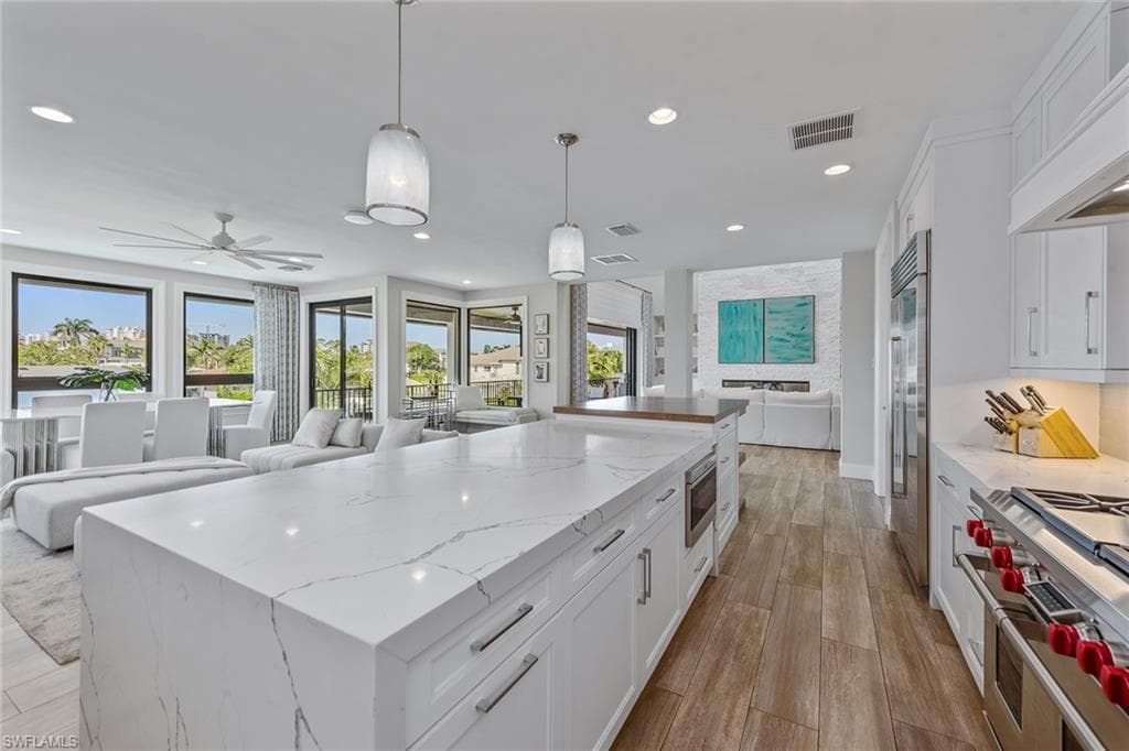 434 Trade Winds Ave, Naples, FL 34108-13