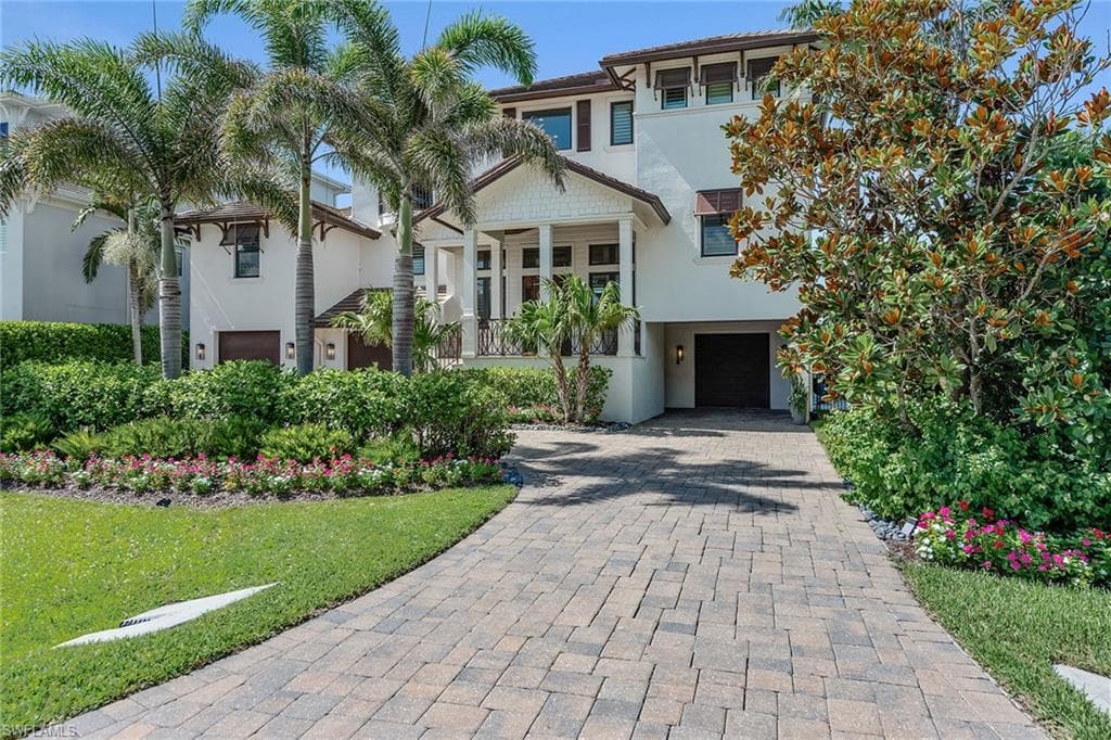 434 Trade Winds Ave, Naples, FL 34108-1