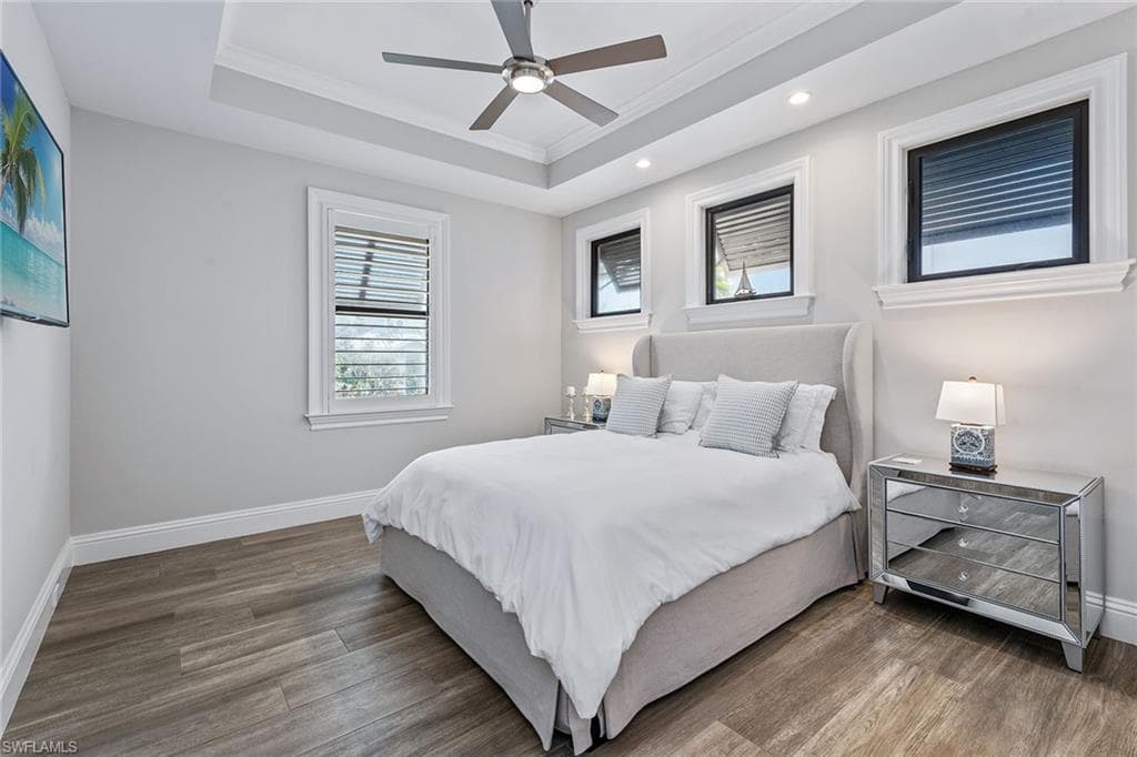 434 Trade Winds Ave, Naples, FL 34108-29
