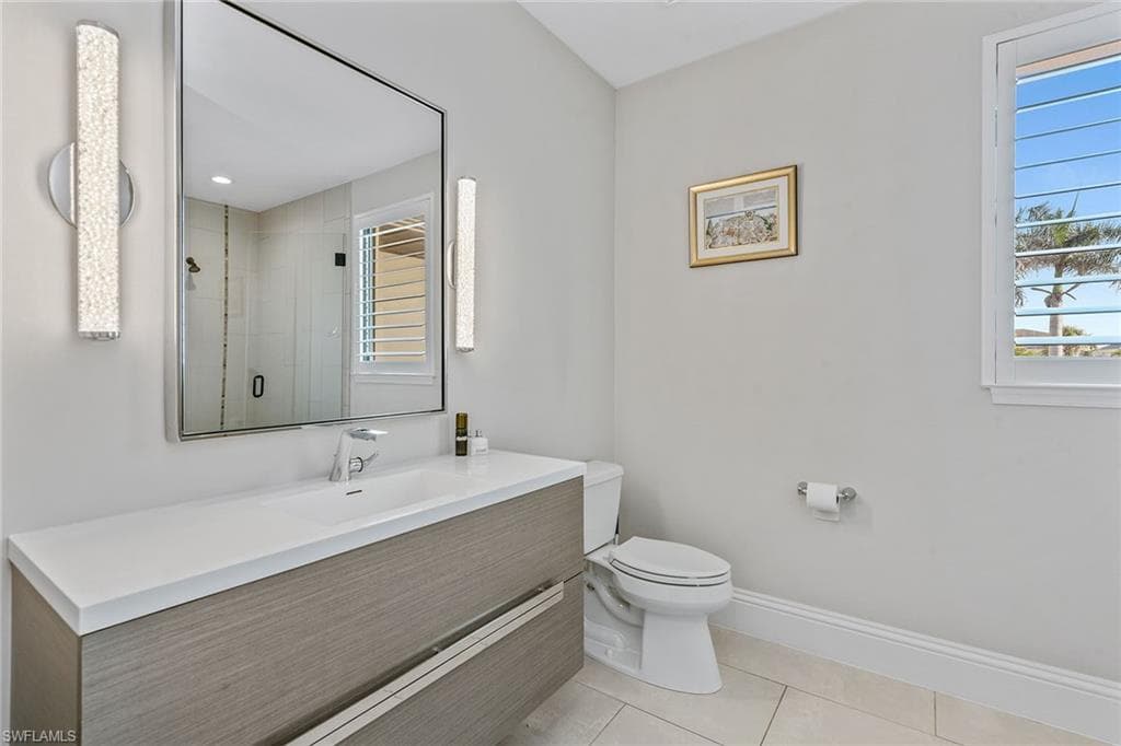 434 Trade Winds Ave, Naples, FL 34108-33