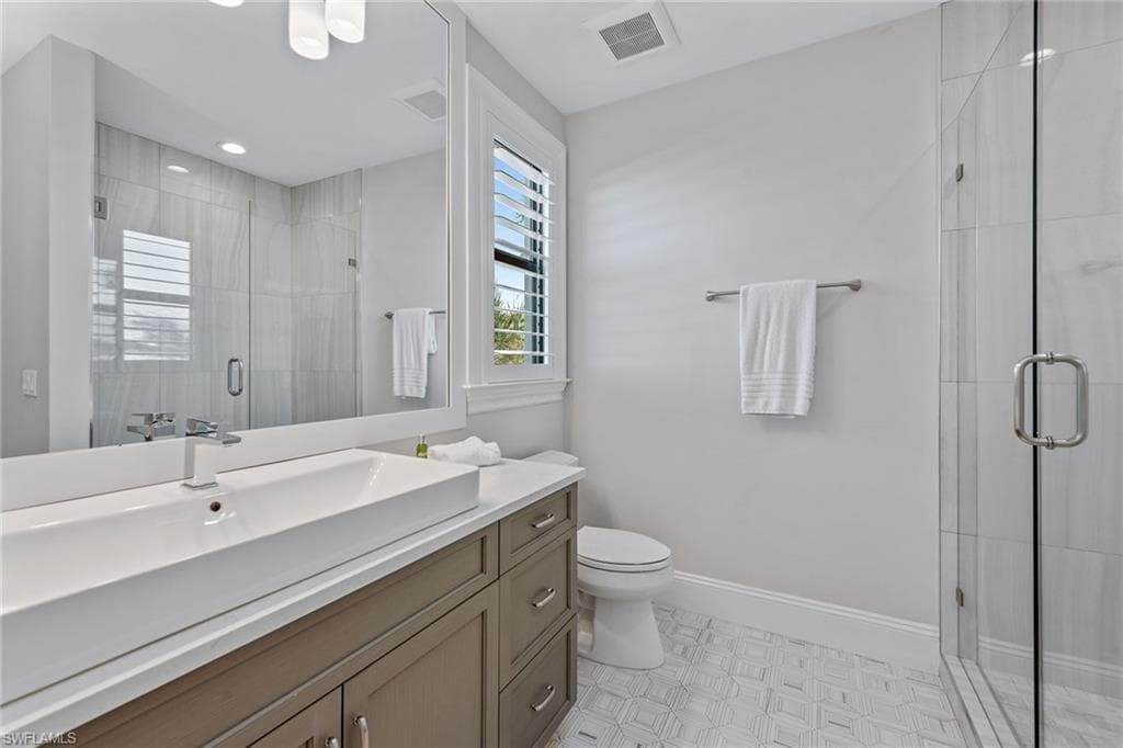 434 Trade Winds Ave, Naples, FL 34108-34