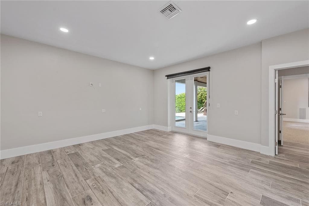 434 Trade Winds Ave, Naples, FL 34108-42
