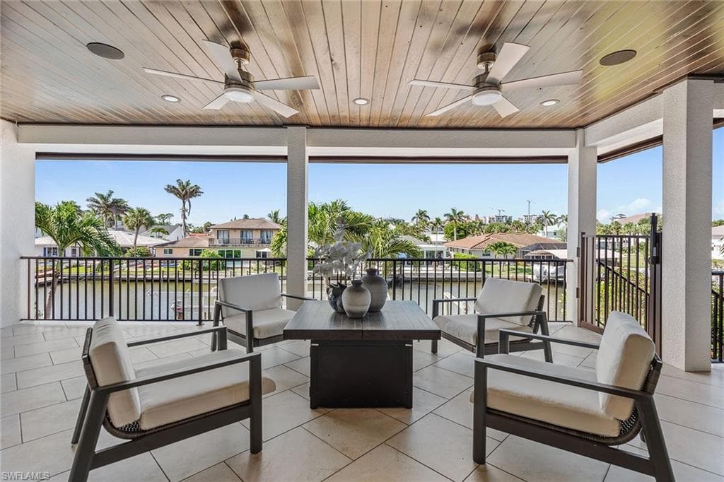 434 Trade Winds Ave, Naples, FL 34108-44