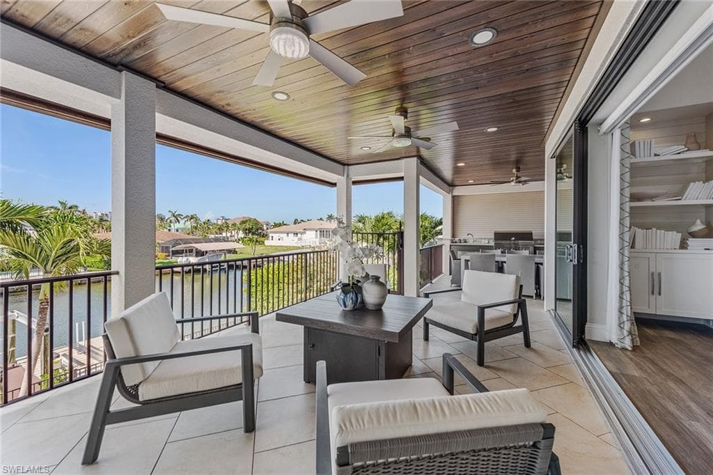 434 Trade Winds Ave, Naples, FL 34108-45