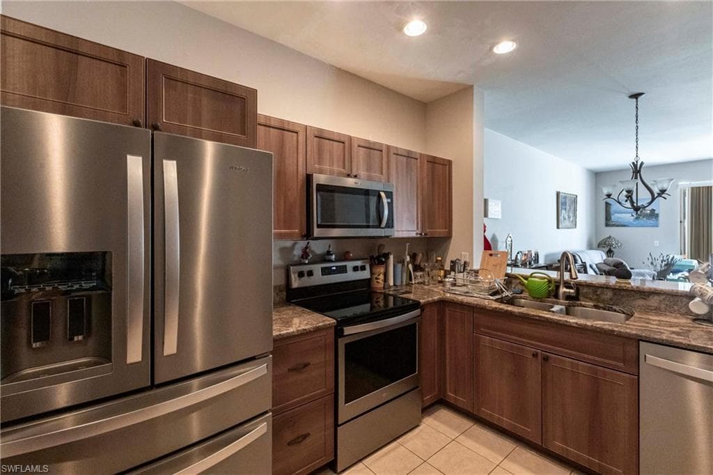 3647 Pine Oak Cir 106, Fort Myers, FL 33916-9