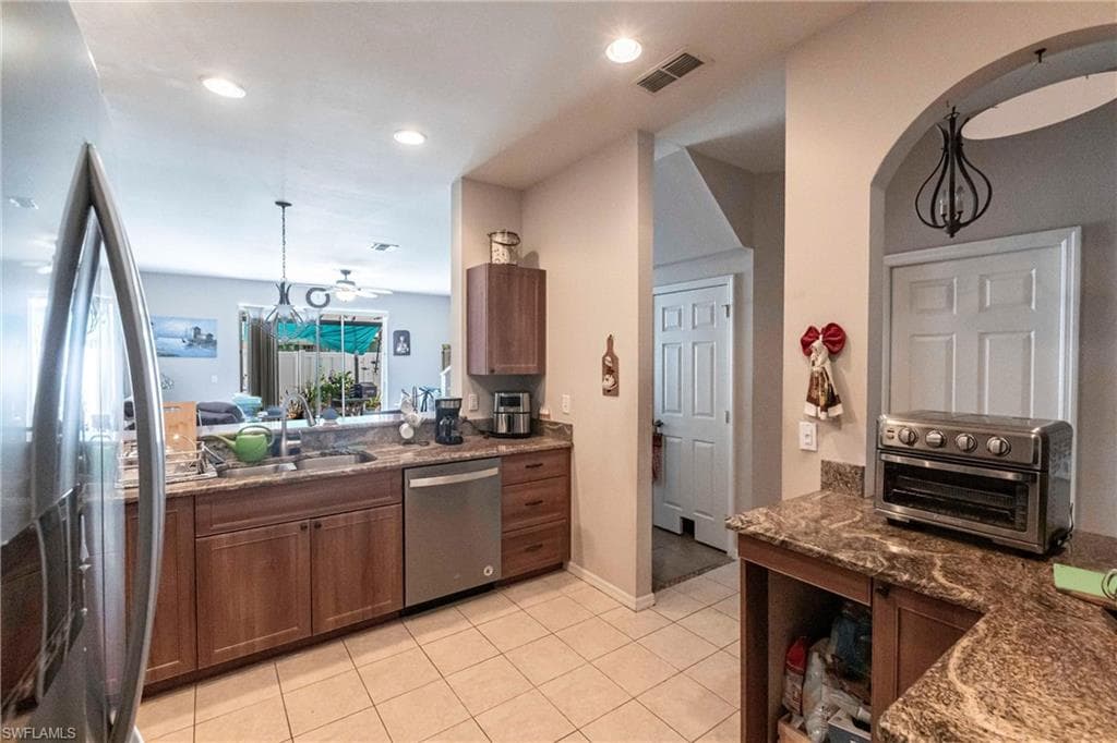 3647 Pine Oak Cir 106, Fort Myers, FL 33916-8