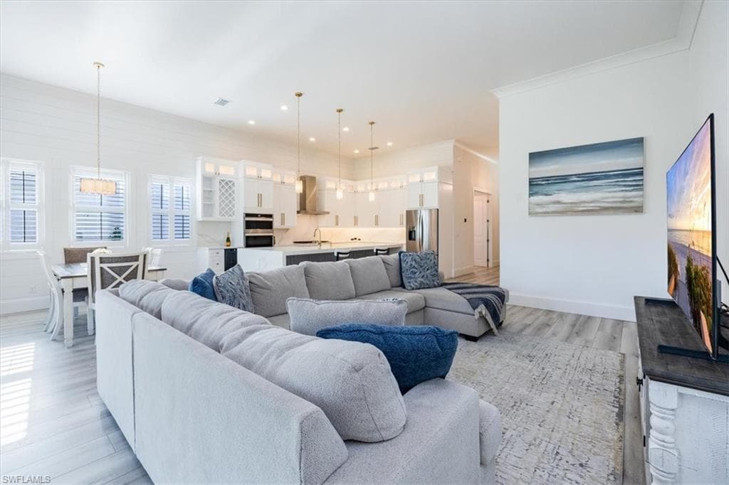 9088 Caicos Way, Naples, FL 34114-11