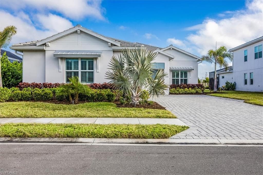 9088 Caicos Way, Naples, FL 34114-2