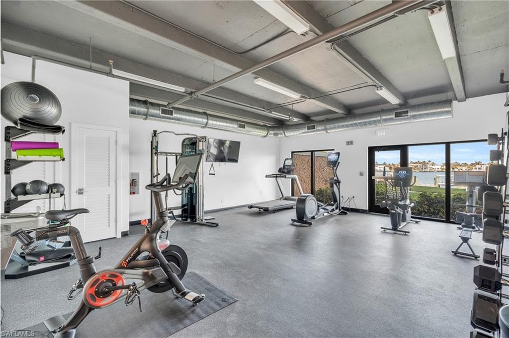 3430 Gulf Shore Blvd N 4j, Naples, FL 34103-23