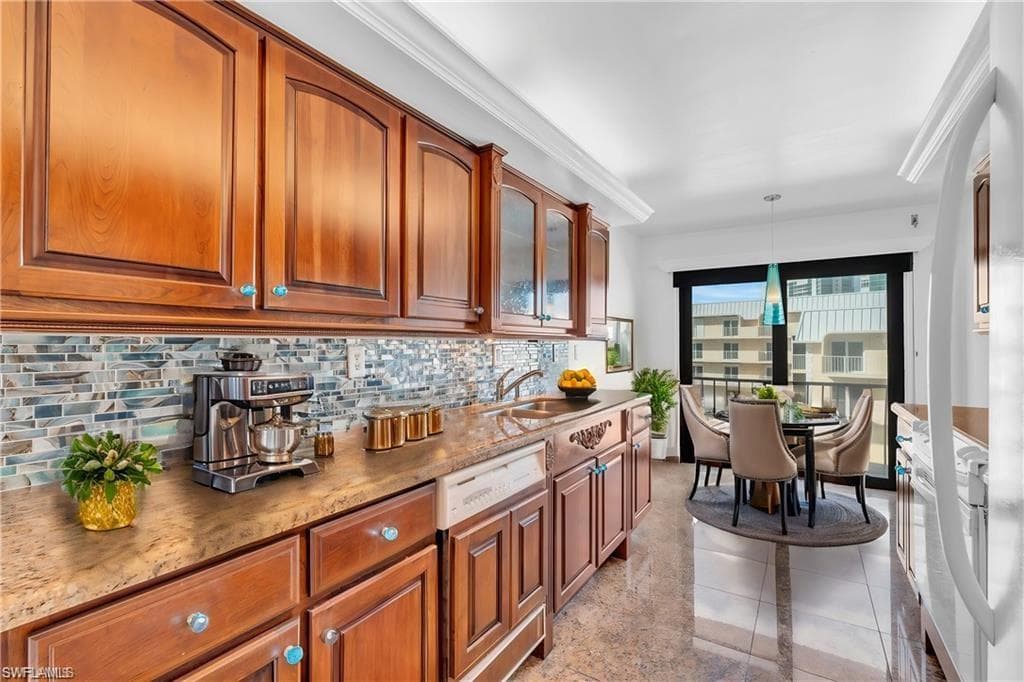 3430 Gulf Shore Blvd N 4j, Naples, FL 34103-4